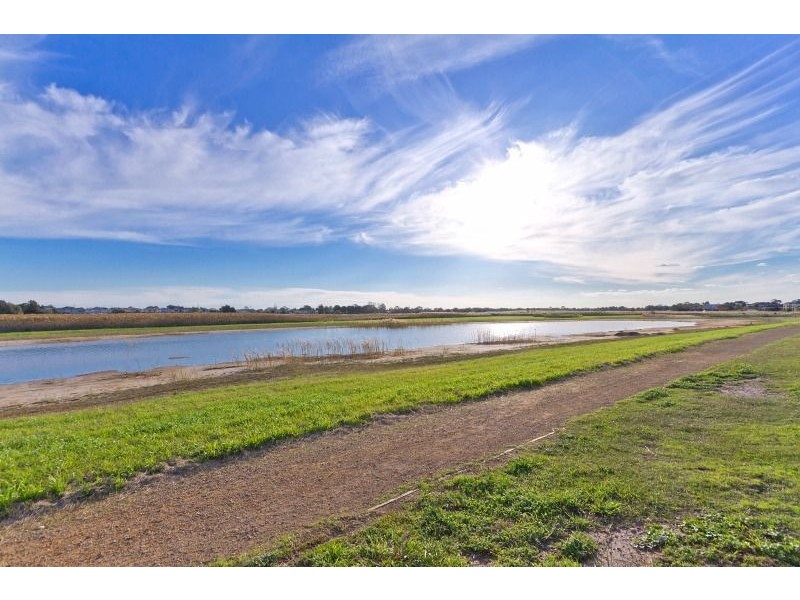 1 Trinity Court, Patterson Lakes VIC 3197