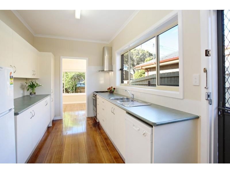 16 Scott Street, Seaford VIC 3198