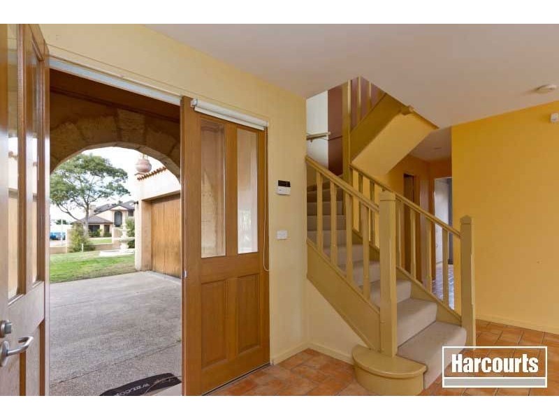 8 Coral Island Court, Patterson Lakes VIC 3197