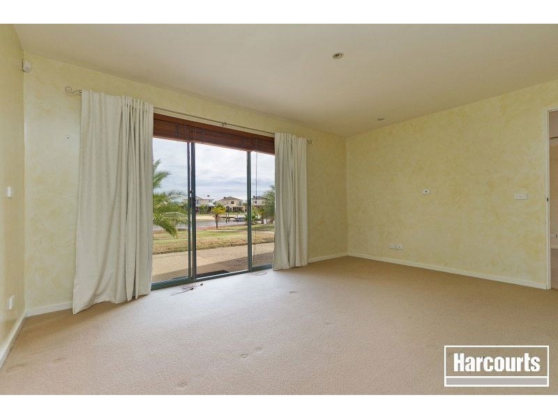 8 Coral Island Court, Patterson Lakes VIC 3197