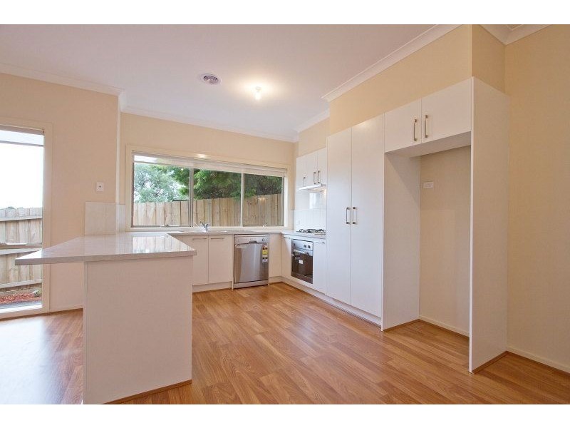2/2 Limerwick Court, Frankston VIC 3199