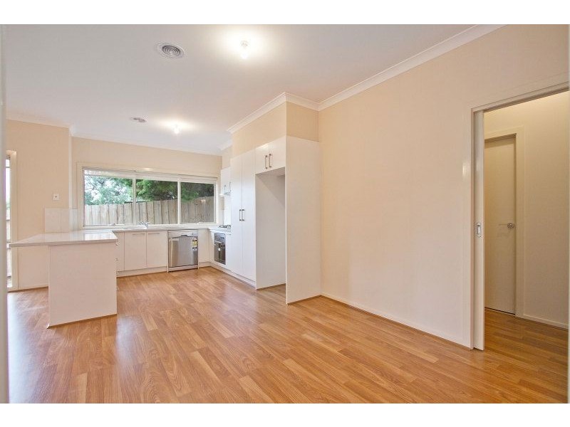 2/2 Limerwick Court, Frankston VIC 3199