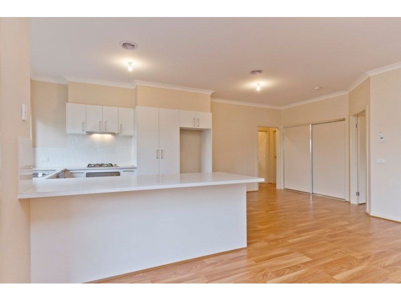 2/2 Limerwick Court, Frankston VIC 3199