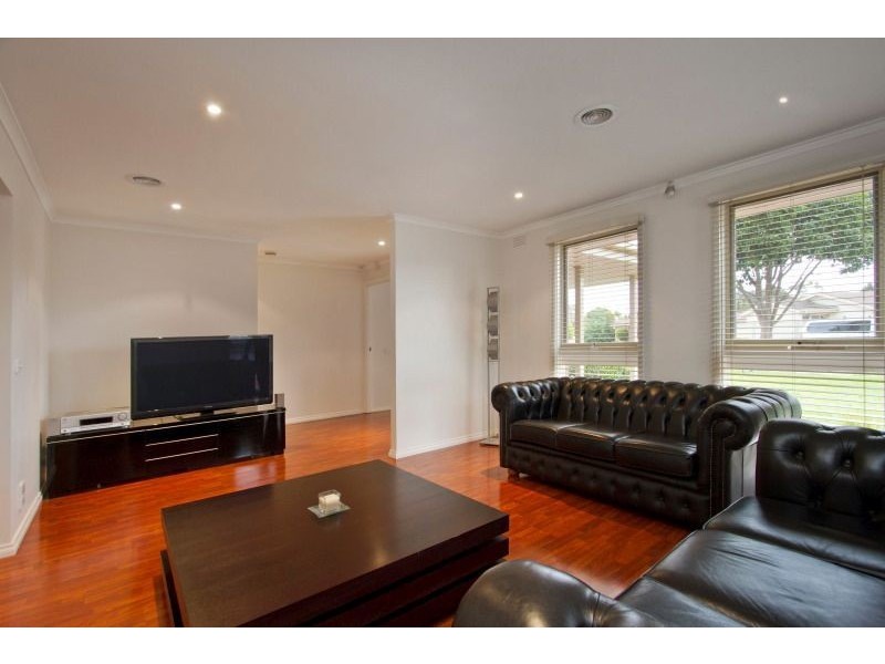 4 Adelong Court, Patterson Lakes VIC 3197