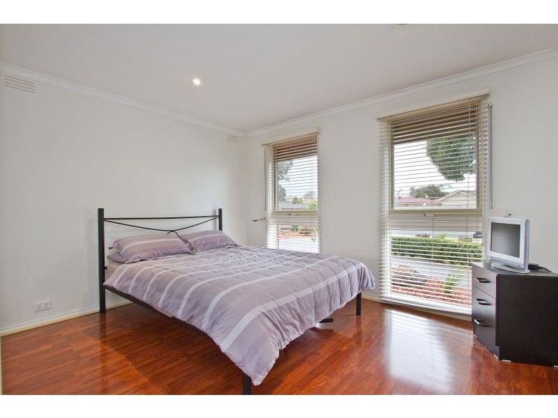 4 Adelong Court, Patterson Lakes VIC 3197