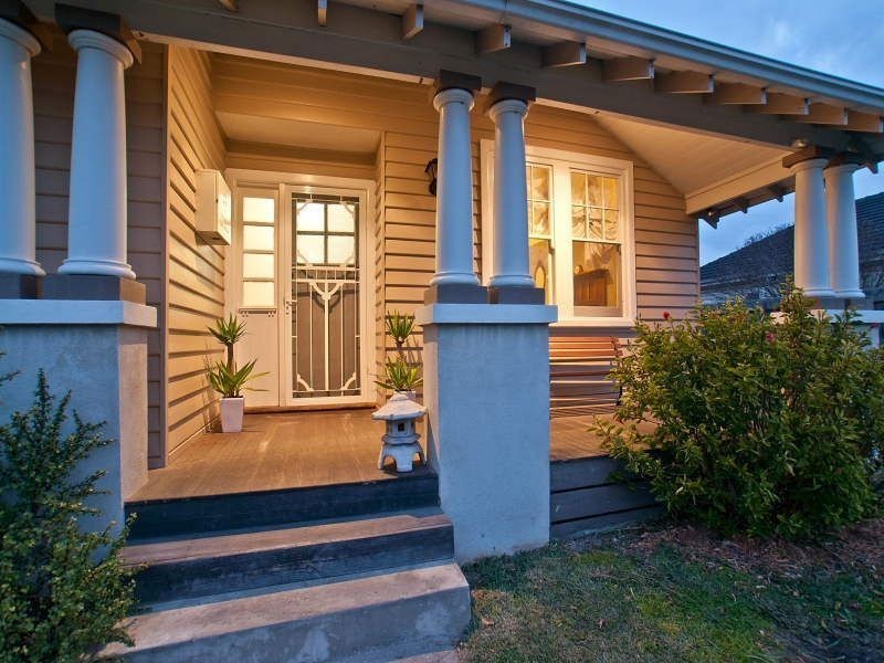 18 Embankment Grove, Chelsea VIC 3196