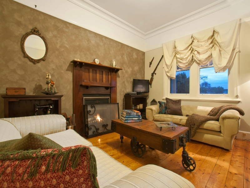 18 Embankment Grove, Chelsea VIC 3196