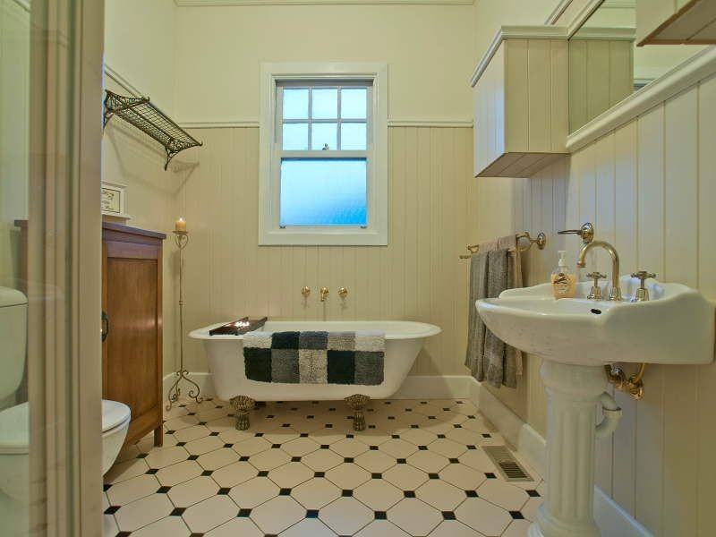 18 Embankment Grove, Chelsea VIC 3196