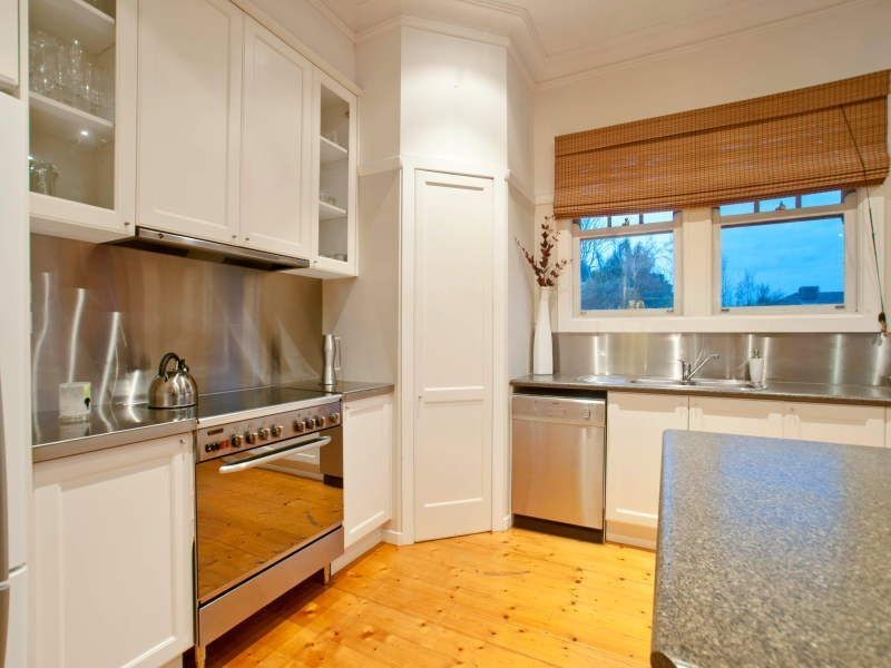 18 Embankment Grove, Chelsea VIC 3196