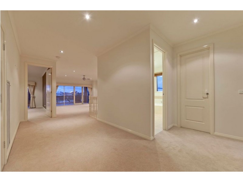 10 Coral Island Court, Patterson Lakes VIC 3197