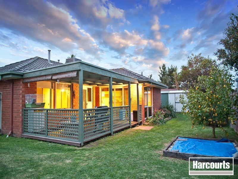 15 Zeus Crt, Chelsea Heights VIC 3196
