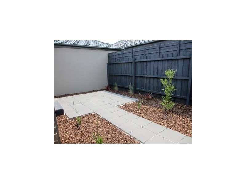 2/102 Austin Road, Seaford VIC 3198