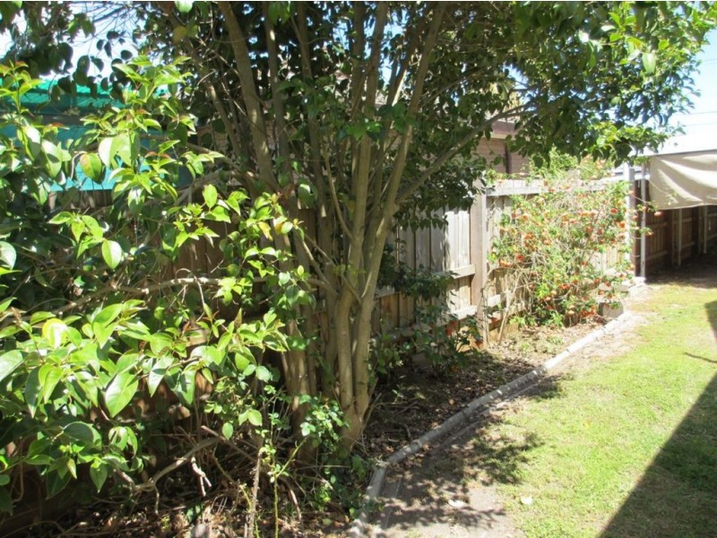 24 Bayside Grove, Seaford VIC 3198