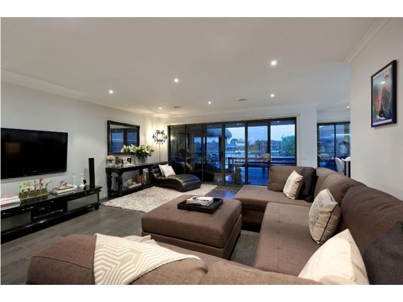 1 Brigantine Court, Patterson Lakes VIC 3197