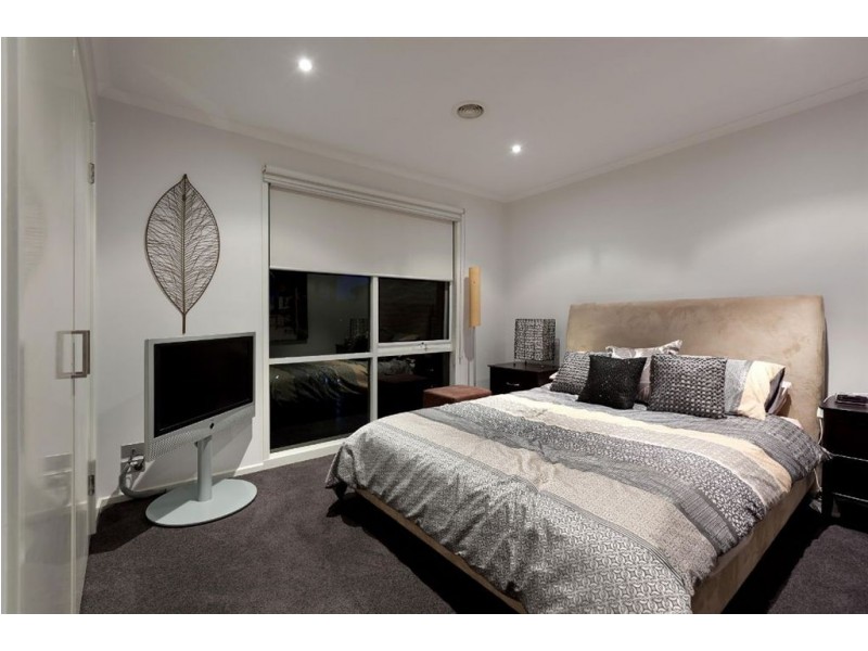 1 Brigantine Court, Patterson Lakes VIC 3197