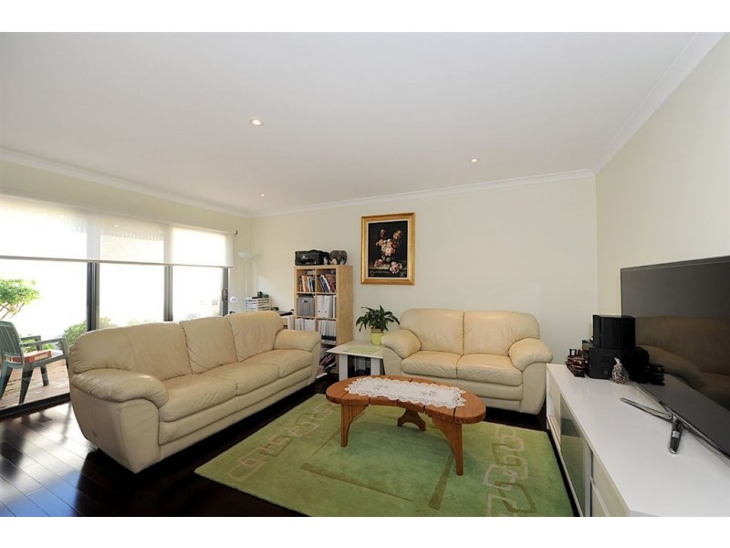 2A Vivienne Street, Seaford VIC 3198