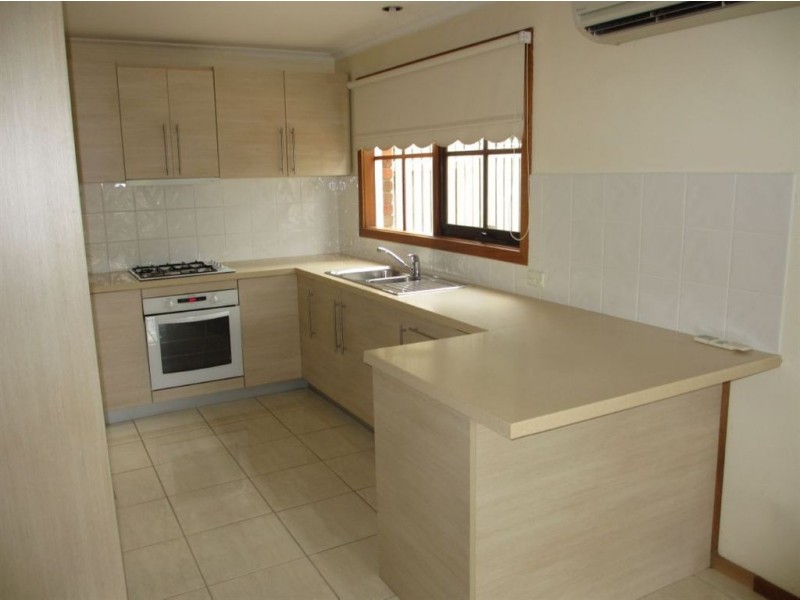 2/113 Rosslyn Avenue, Seaford VIC 3198