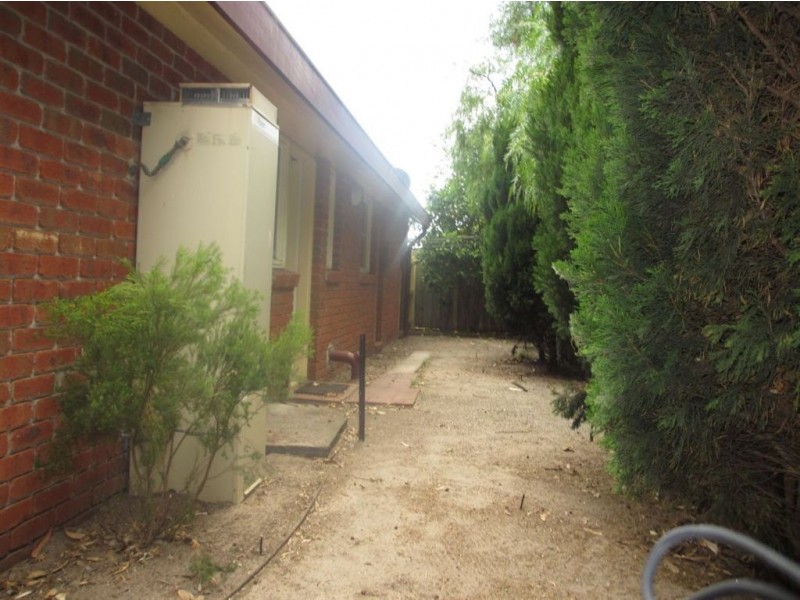 2/113 Rosslyn Avenue, Seaford VIC 3198