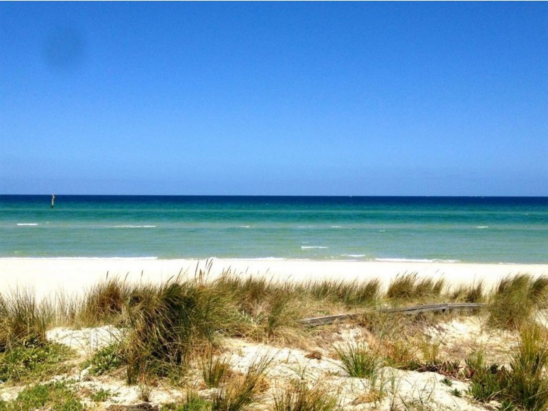 1-4/5 Lord Weaver Grove, Bonbeach VIC 3196