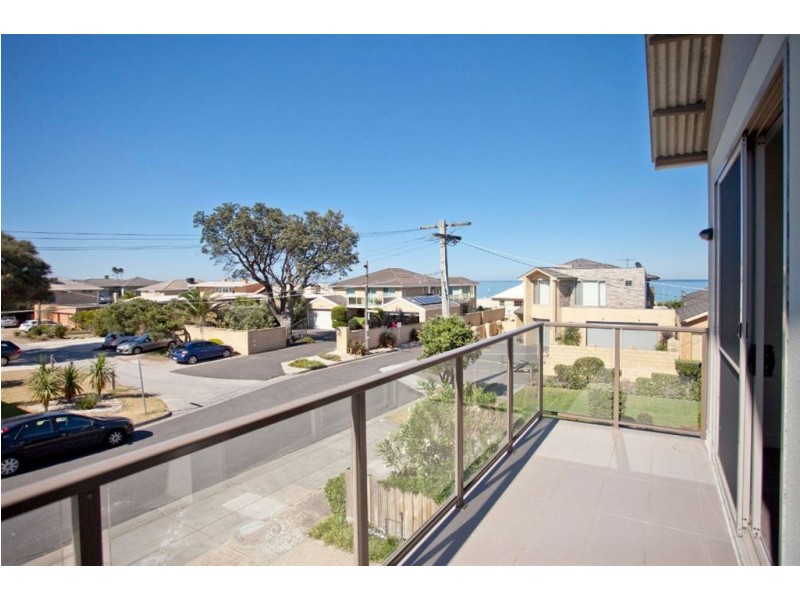 1-4/5 Lord Weaver Grove, Bonbeach VIC 3196