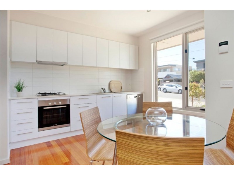 1-4/5 Lord Weaver Grove, Bonbeach VIC 3196