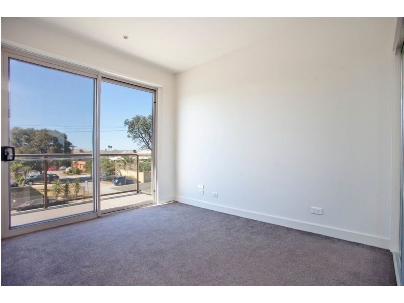 1-4/5 Lord Weaver Grove, Bonbeach VIC 3196