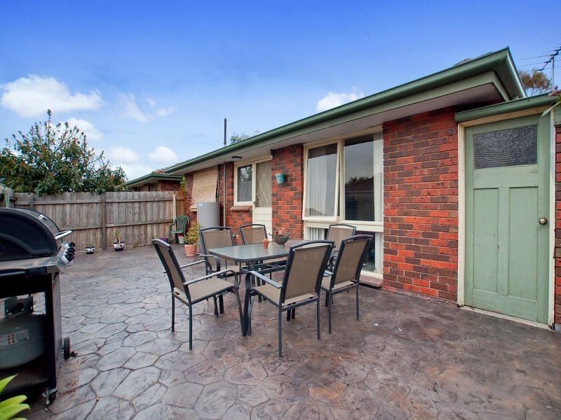 2/10 golden avenue, Chelsea VIC 3196