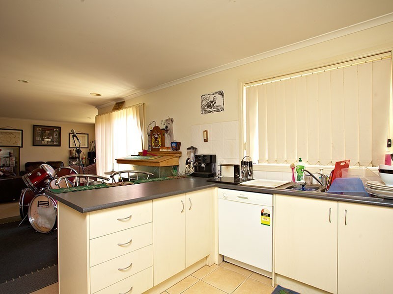 49 Middleham Close, Cranbourne West VIC 3977