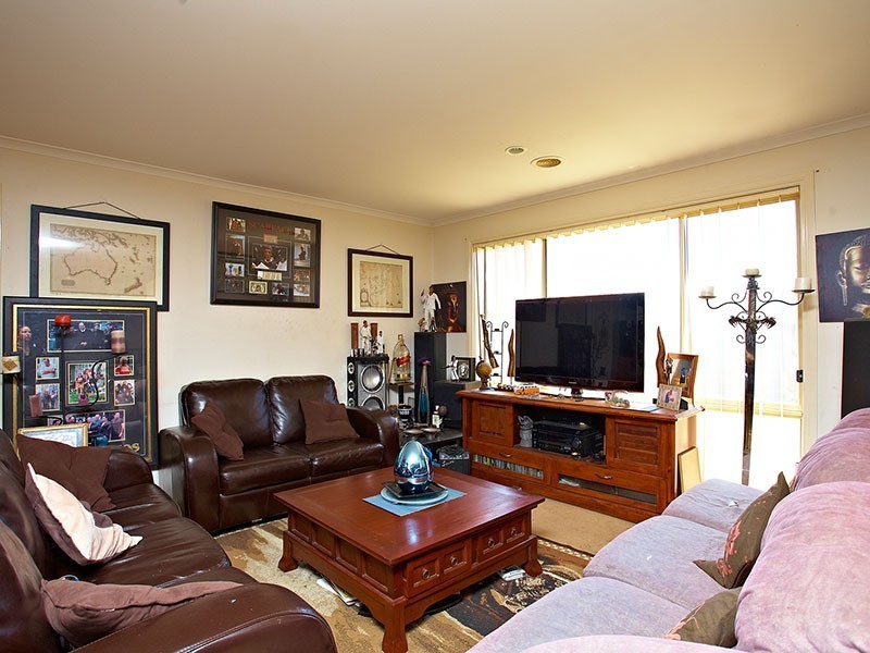 49 Middleham Close, Cranbourne West VIC 3977