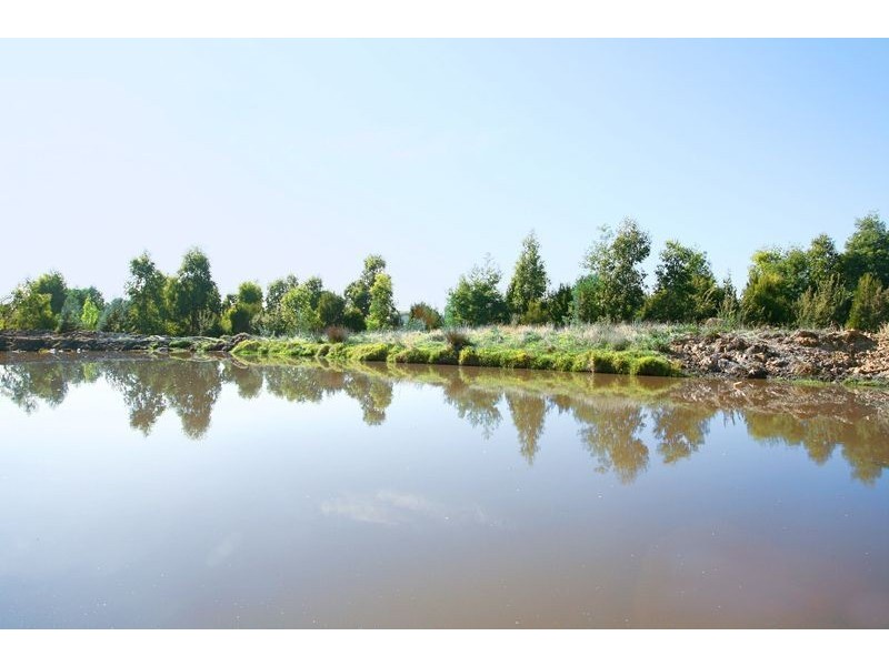 24 Follett Drive, Nyora VIC 3987