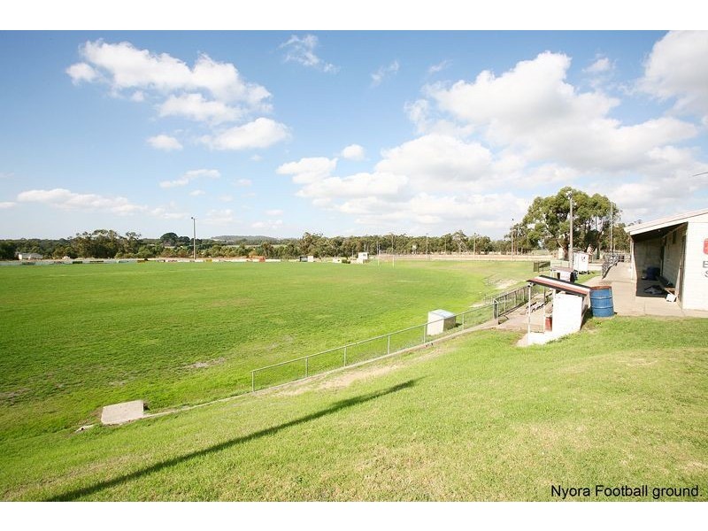 24 Follett Drive, Nyora VIC 3987