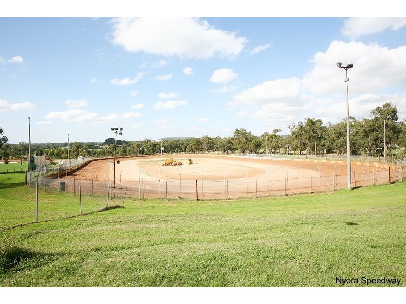 24 Follett Drive, Nyora VIC 3987