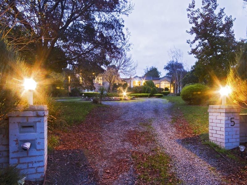 5 Colonial Court, Narre Warren South VIC 3805