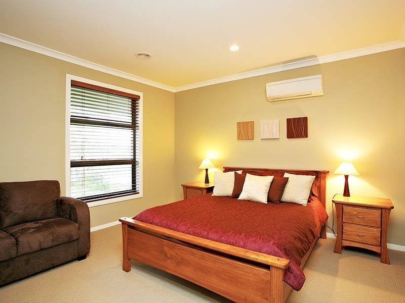 22 Adriana Circiut, Cranbourne South VIC 3977