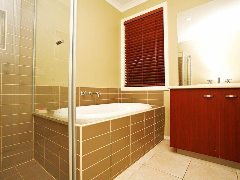 22 Adriana Circiut, Cranbourne South VIC 3977