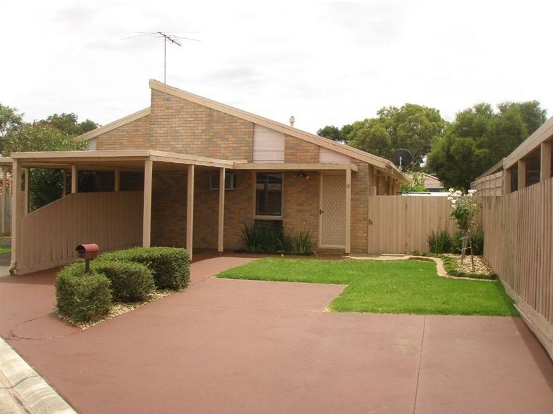 20 Warren Close, Narre Warren VIC 3805