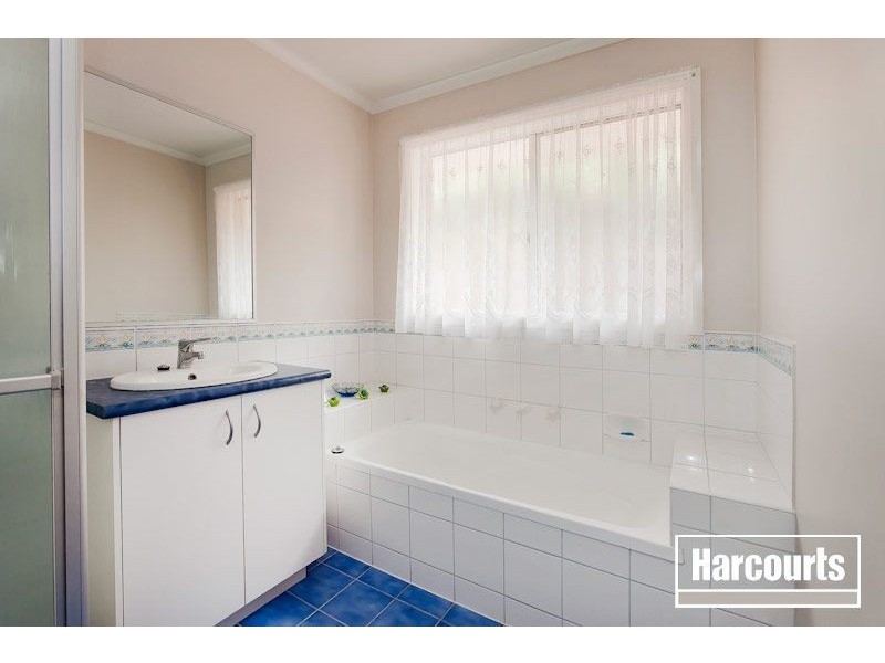 40 Bunbury Avenue, Narre Warren VIC 3805