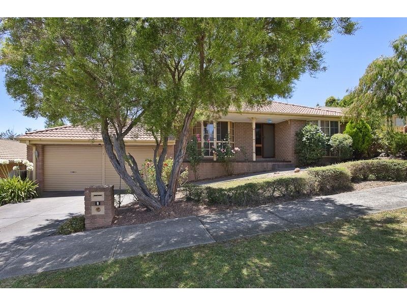 8 Lodge Crescent, Berwick VIC 3806