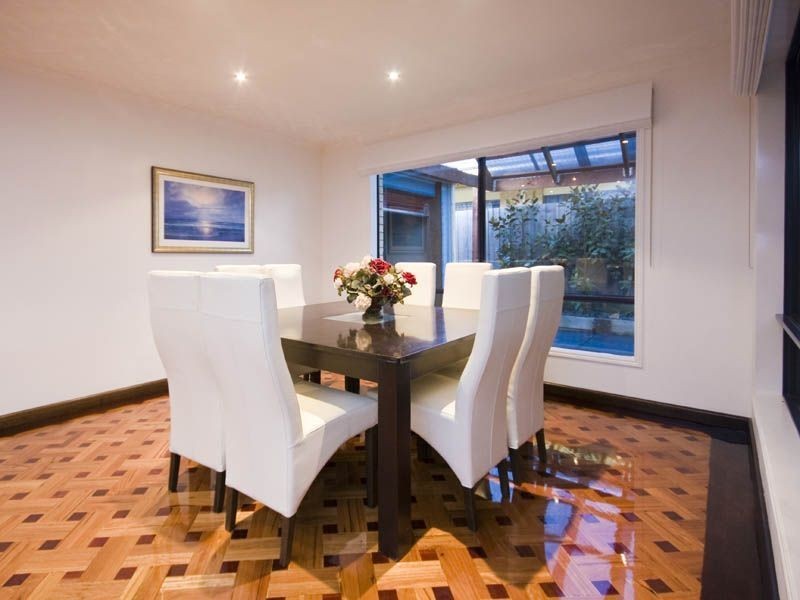 9 Glenshee Drive, Lynbrook VIC 3975