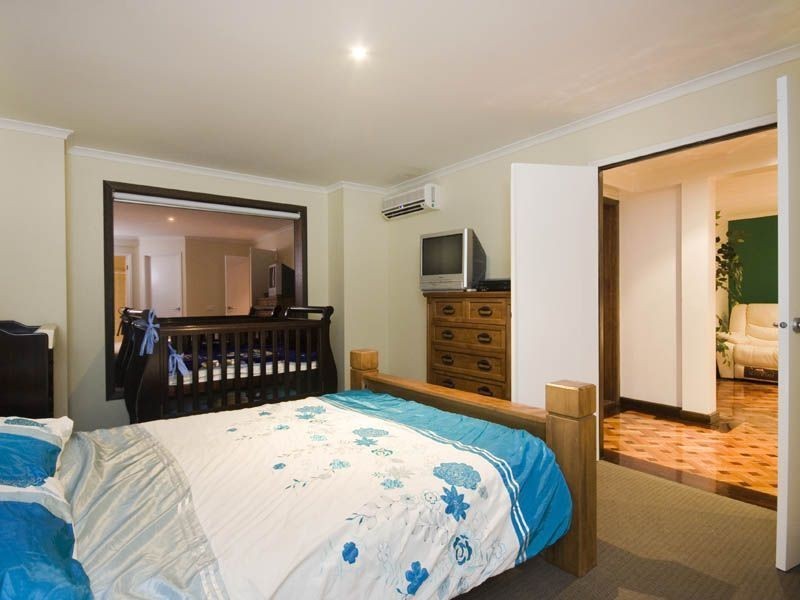 9 Glenshee Drive, Lynbrook VIC 3975