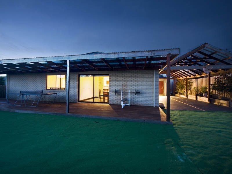 9 Glenshee Drive, Lynbrook VIC 3975