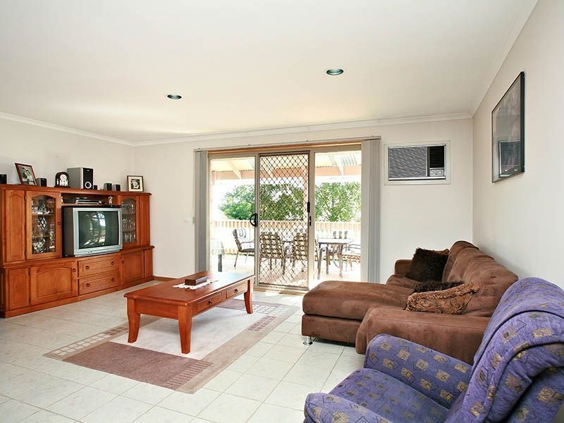 2 Scoble Place, Narre Warren VIC 3805