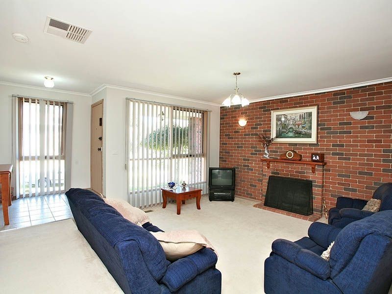 2 Scoble Place, Narre Warren VIC 3805
