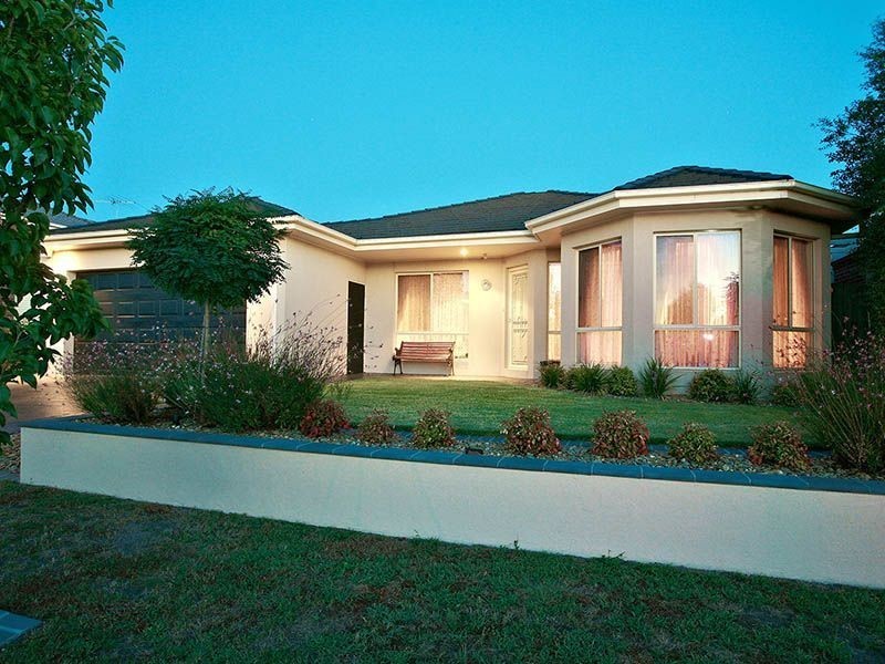 35 Grange Circuit, Beaconsfield VIC 3807