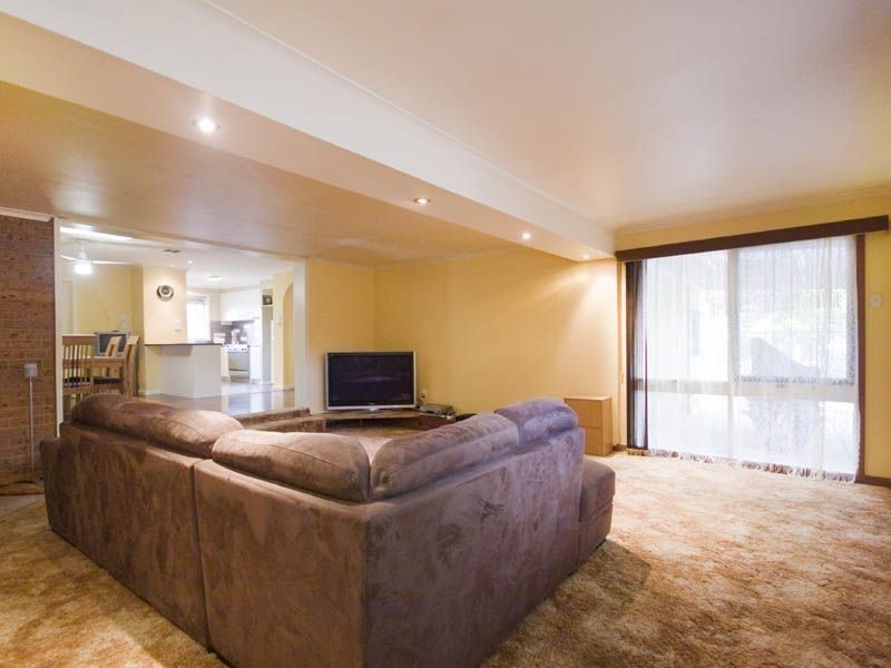 13 Guildford Crescent, Narre Warren VIC 3805