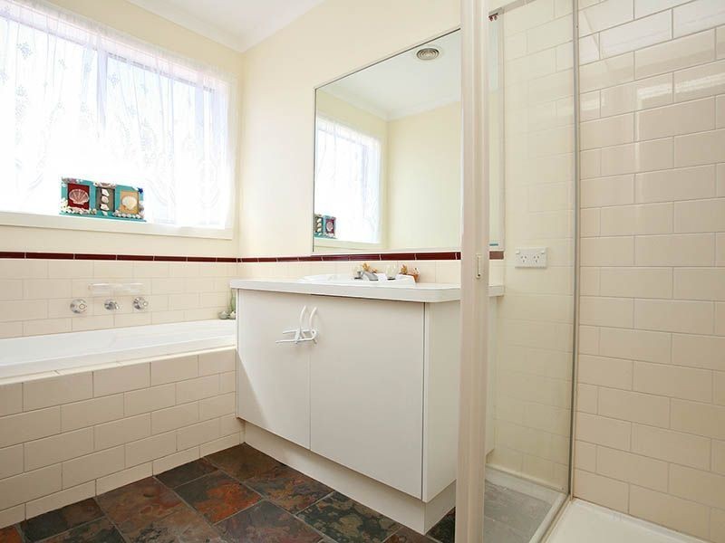 1 Warrenwood Place, Narre Warren VIC 3805