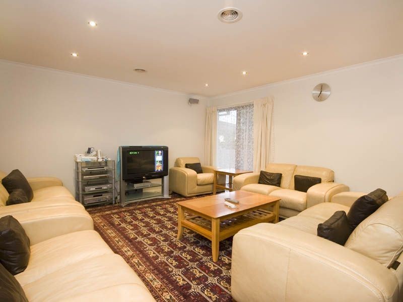 9 George Chudleigh Drive, Hallam VIC 3803