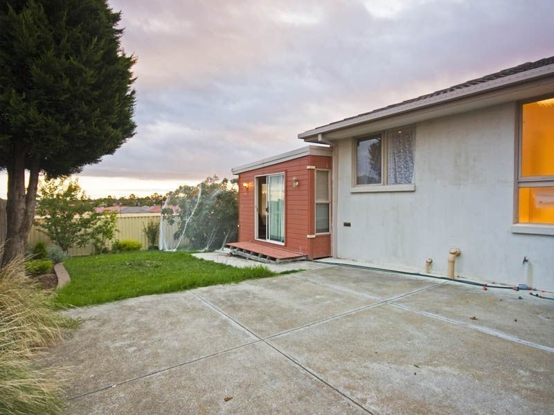 9 George Chudleigh Drive, Hallam VIC 3803