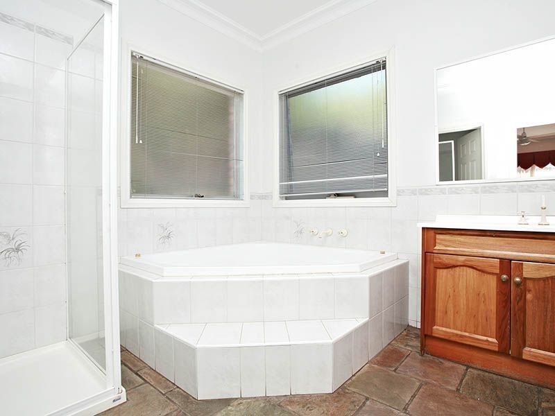 1 Kalmia Court, Narre Warren VIC 3805