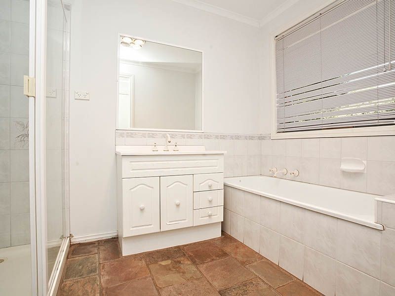 1 Kalmia Court, Narre Warren VIC 3805